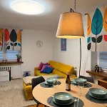 Apartment Str Flat Old *