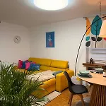 Str Flat Old Apartment *