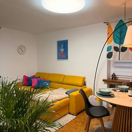 Str Flat Old Apartman *