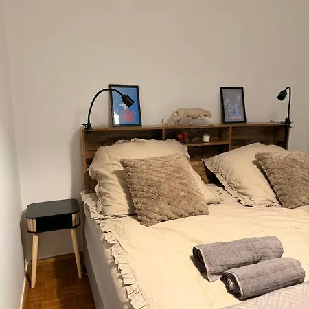 Str Flat Old