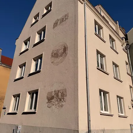 Str Flat Old