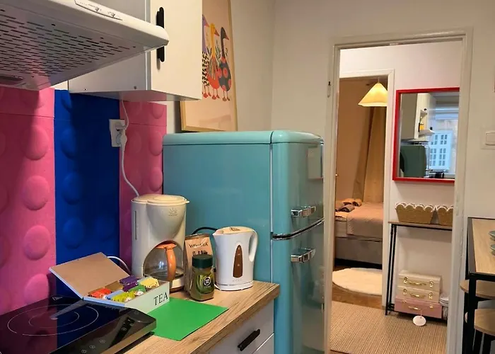 Str Flat Old Apartment