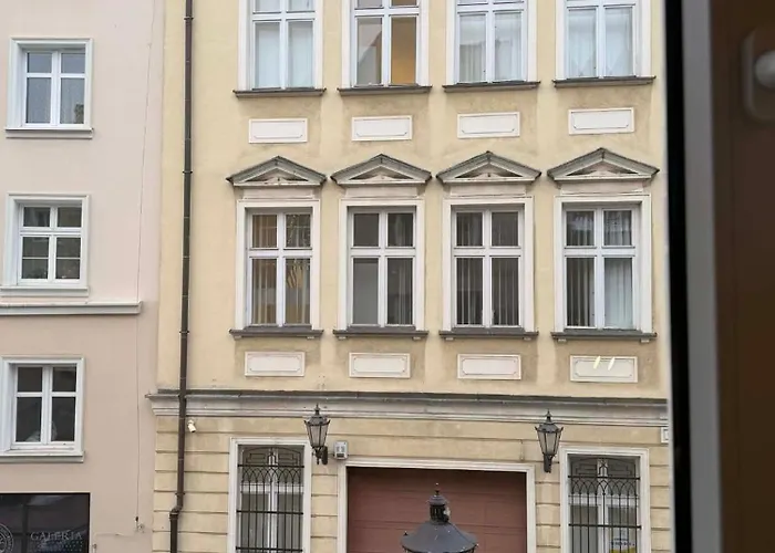 Str Flat Old Apartment